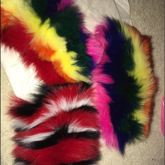 SOLD Unisex fashion slides - Picture 3 of 3